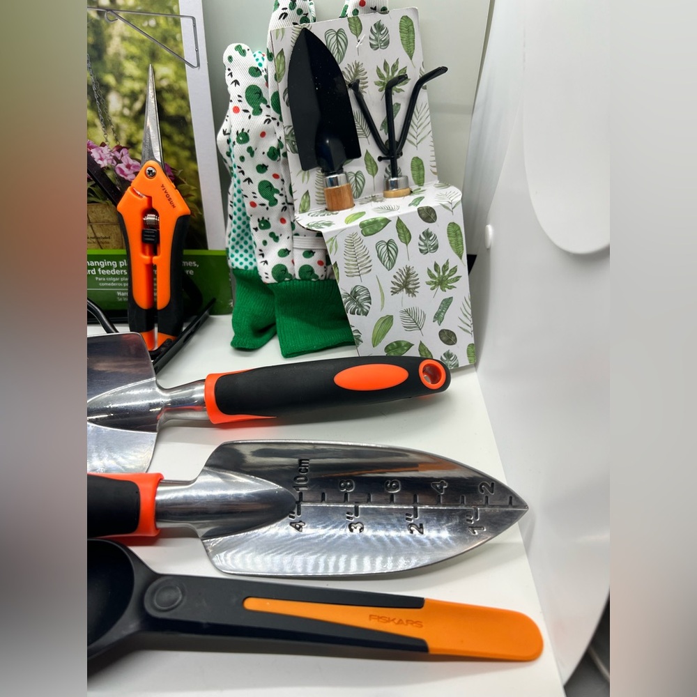 All new large gardening bundle! 🌱 ♥️ - Picture 3 of 6